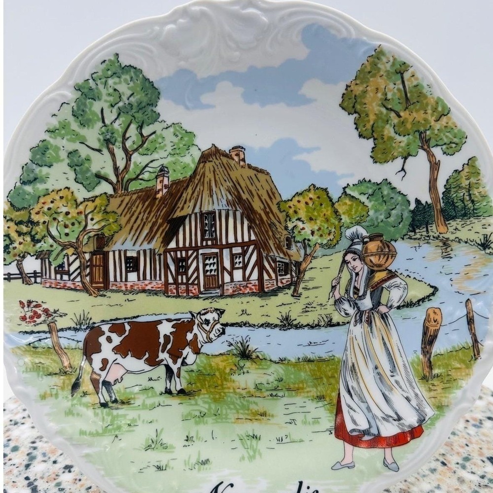 Normandie Cow Plate NEM Decor Scalloped Edge French Country Farm Animal
